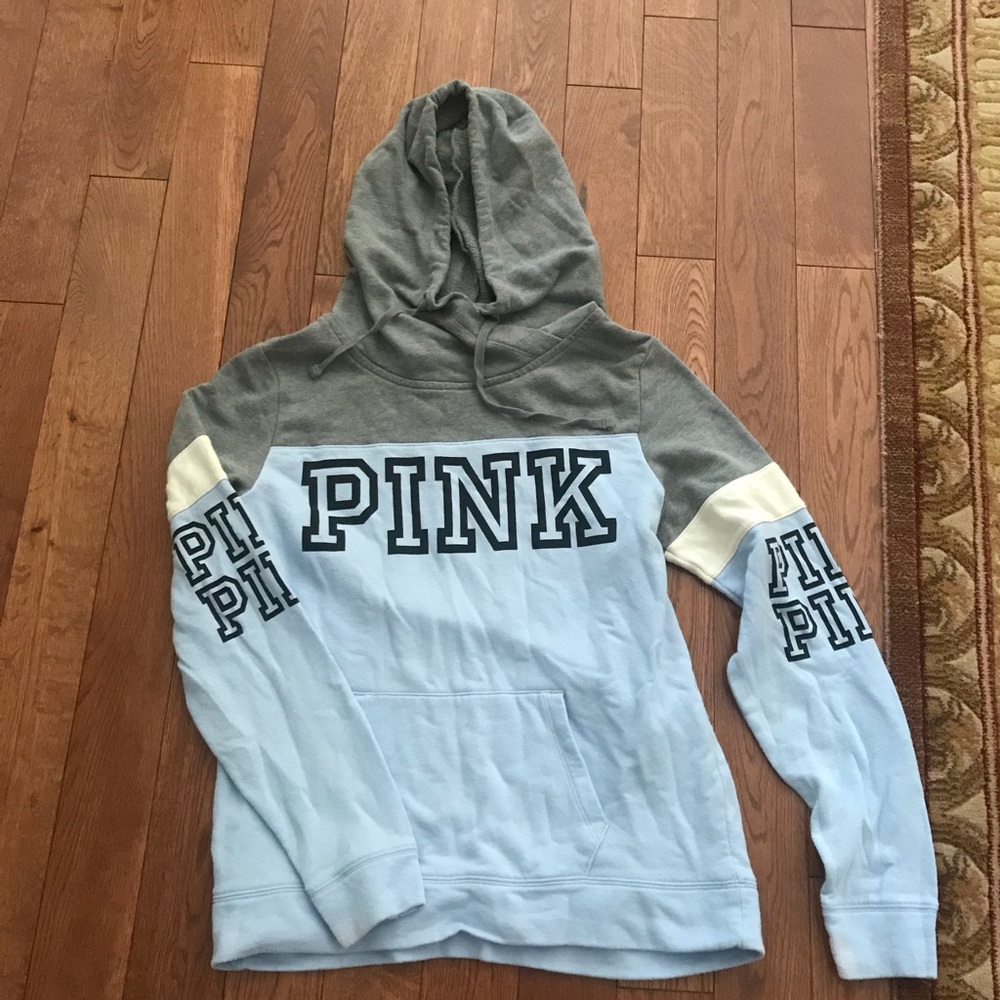 Women’s VS Pink sweatshirt blue gray